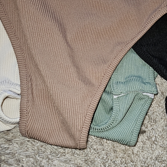 Set Of 4 One Piece Set - Black, Cream, Green, and Brown - Picture 3 of 4